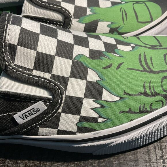 VANS X Marvel Classic Slip on Hulk checkerboard Shoes Size 6 Men 7.5 Women - Picture 7 of 10